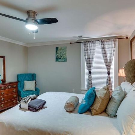 4 Bedroom Beauty Steps From The River Savannah Bagian luar foto
